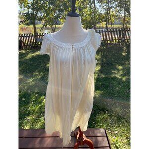 Miss Elaine Silk Essence Cream Nightgown M Lace Trim Nylon Short Sleeves Made In